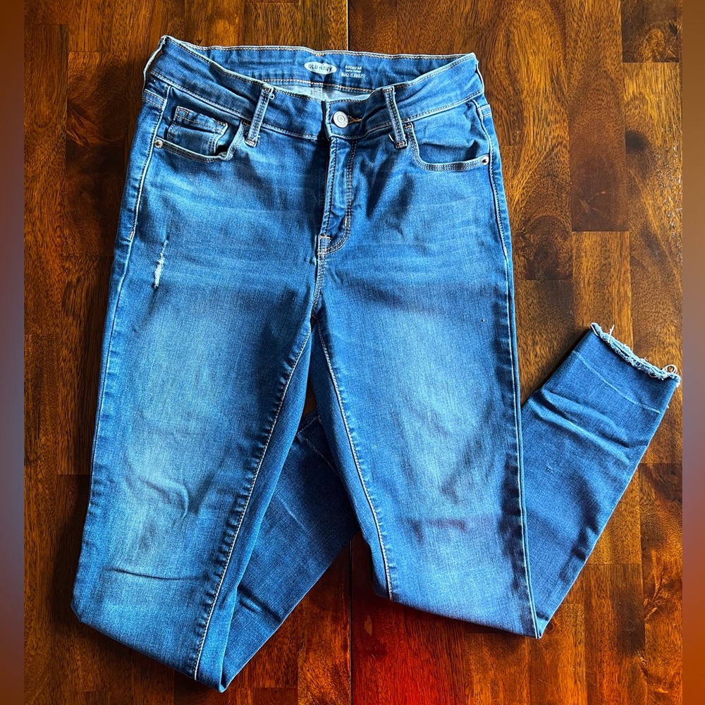 Old Navy Rockstar Super Skinny Mid Rise Jeans WITH BUILT-IN SCULPT!